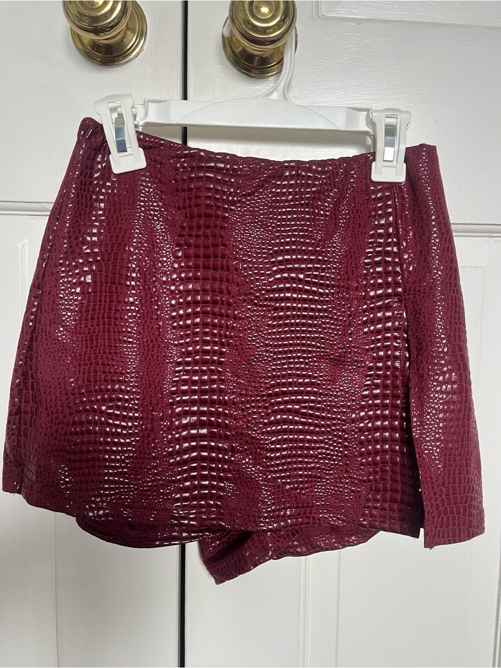 SHEIN Burgundy Croc-Embossed Skort